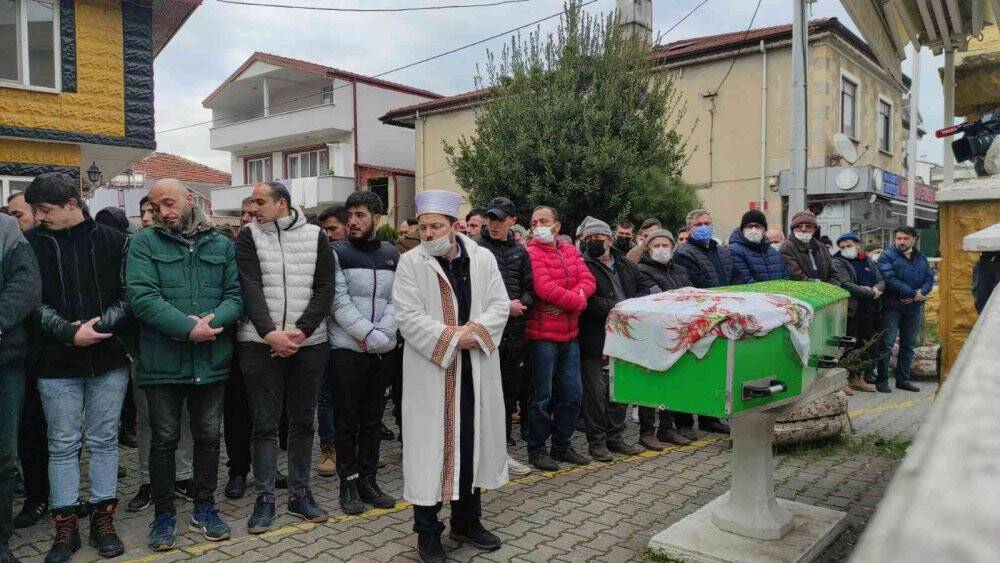 Eşi tarafından tüfekle vurulan kadın yaşam savaşını kaybetti