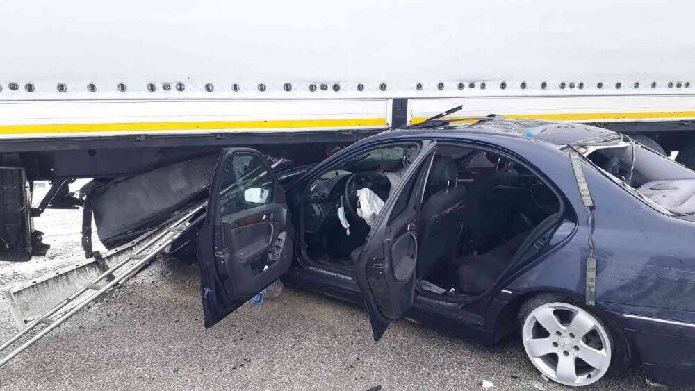 Samsun’da otomobil tırla çarpıştı: 5 yaralı