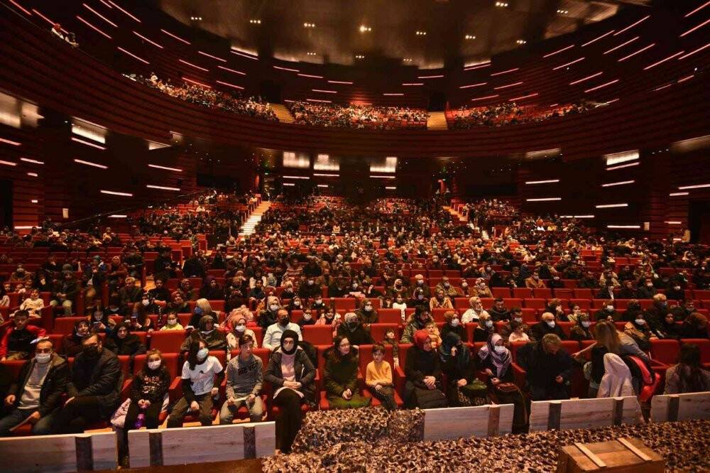 Selçuklu Sanat Akademisinde eğitim alan din görevlileri Çanakkale tiyatrosunda sahne aldı