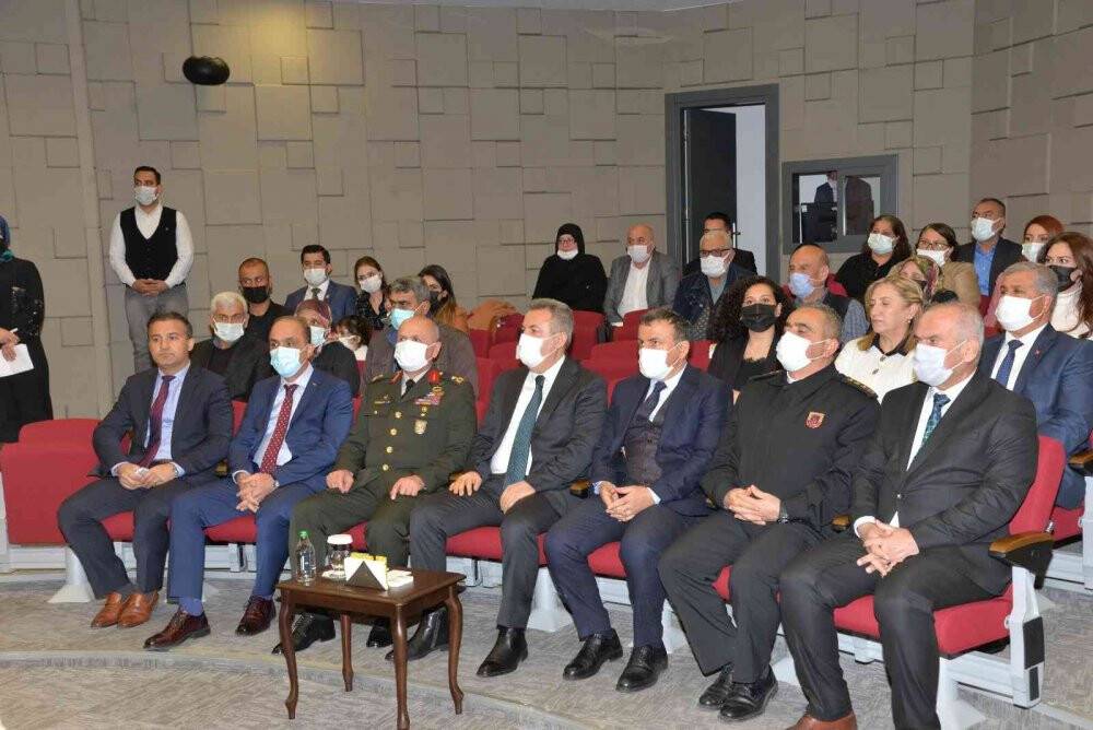 Adana’da şehit yakını ve gazilere Devlet Övünç Madalyası verildi