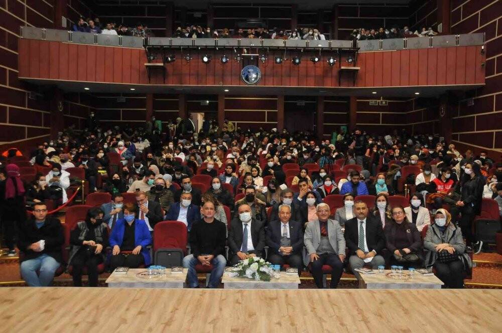 Akşehir’den Dünya Markası Çıkar konulu konferans düzenlendi