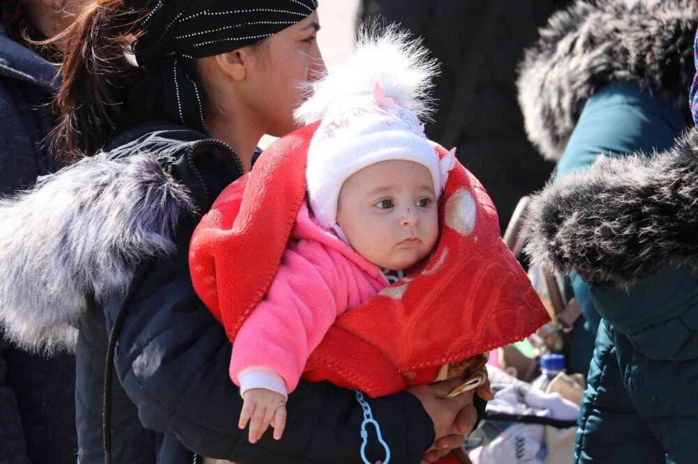 Rus bombardımanında köyleri yok olan Erzincanlılar Türkiye’de: "Bombanın düştüğü yer dümdüz oluyor"