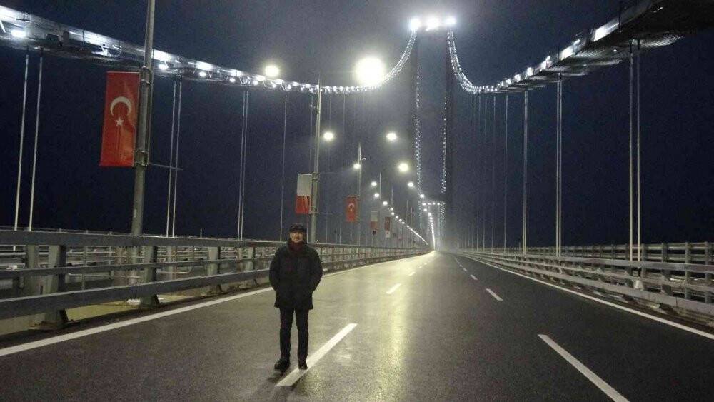 Bakan Karaismailoğlu gün doğumunda 1915 Çanakkale Köprüsü’nde yürüdü