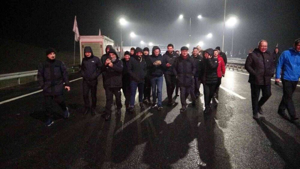 Bakan Karaismailoğlu gün doğumunda 1915 Çanakkale Köprüsü’nde yürüdü