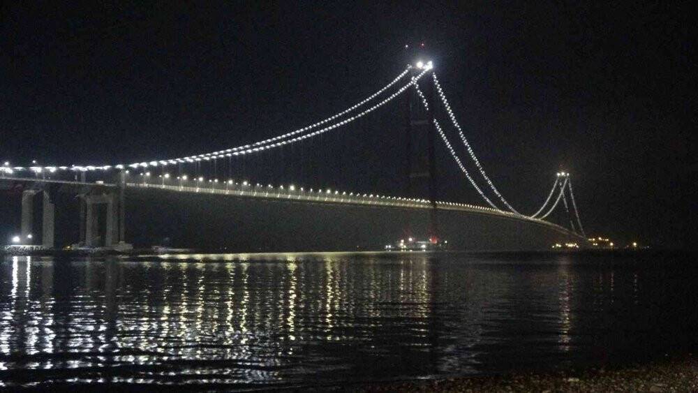 Bakan Karaismailoğlu gün doğumunda 1915 Çanakkale Köprüsü’nde yürüdü