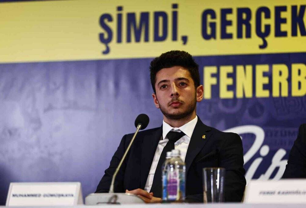 Fenerbahçe, genç oyuncularıyla sözleşme imzaladı