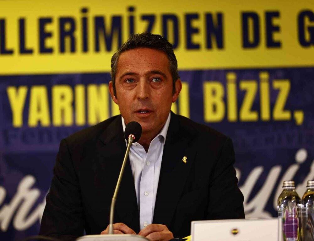 Fenerbahçe, genç oyuncularıyla sözleşme imzaladı
