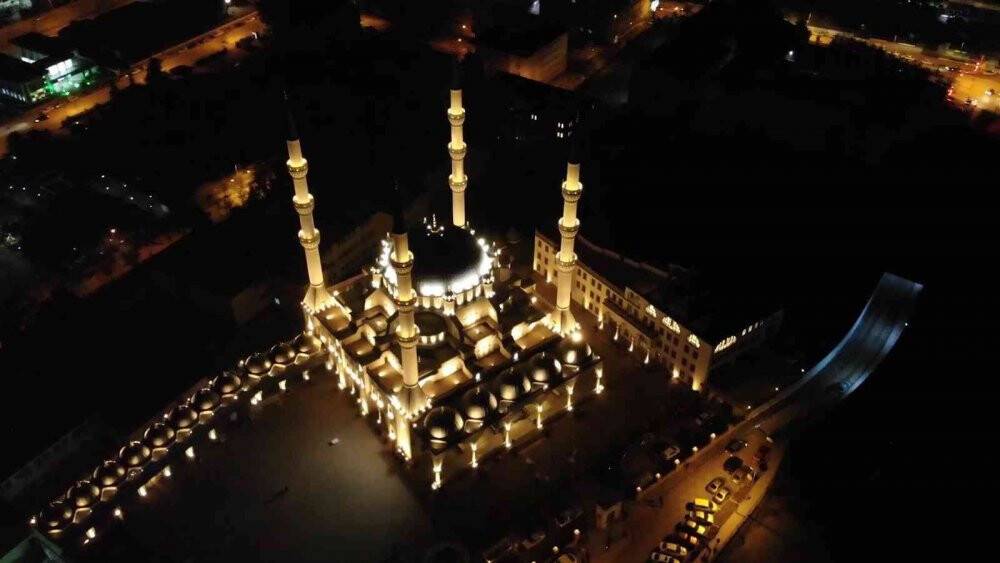 Ramazanın müjdecisi Berat Kandili idrak edildi