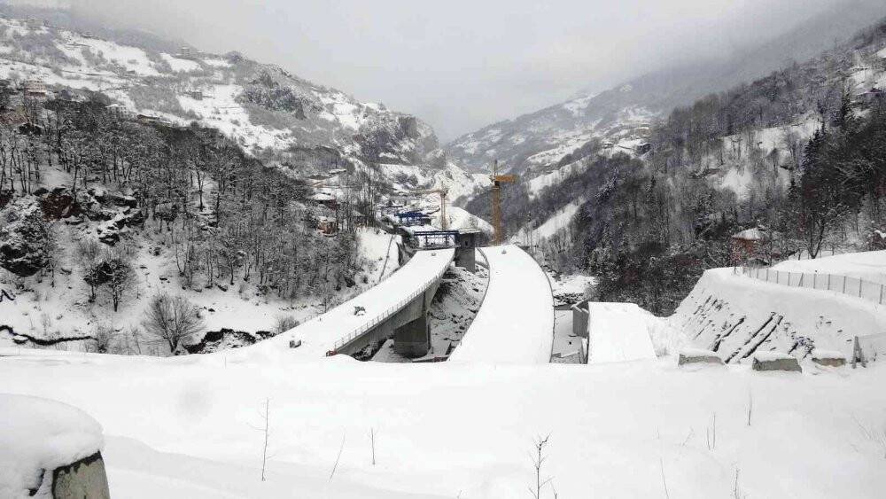 Yeni Zigana Tüneli inşaatında  çalışmalar tüm hızı ile devam ediyor