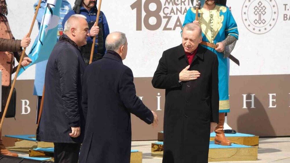 129 yıllık Osmanlı sancağı devir teslim töreni yapıldı