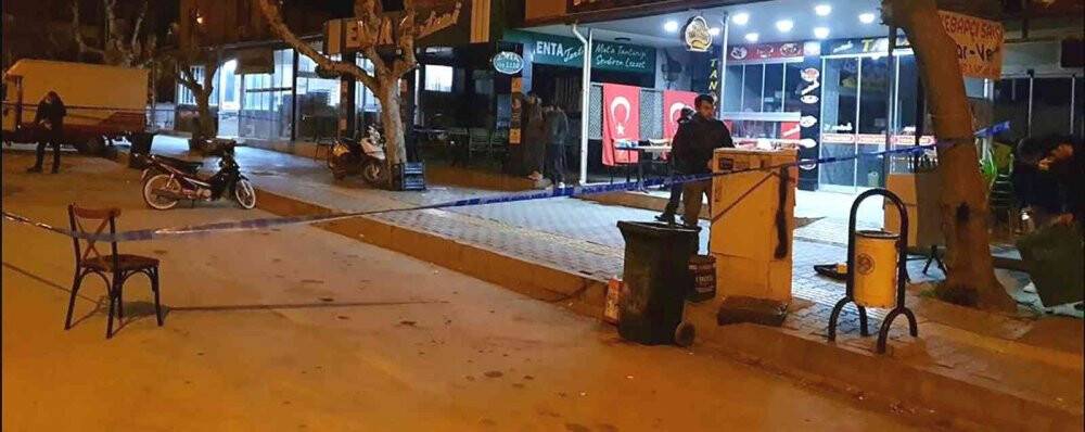 Ayrıldığı genç kız ile erkek arkadaşına kurşun yağdırdı