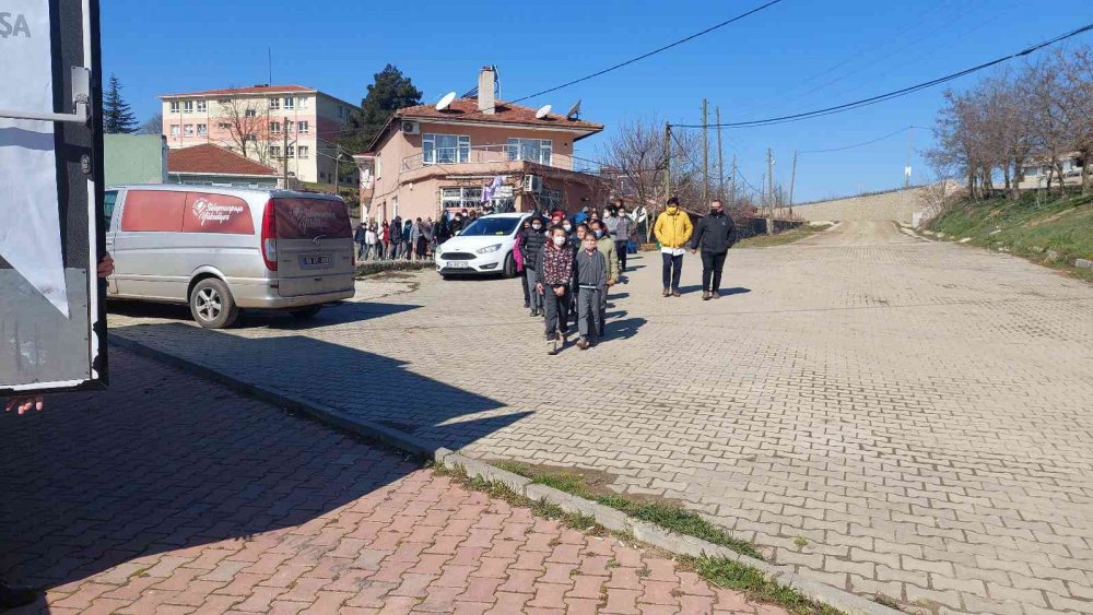 Beyaz perde tıra taşındı, sinema köy çocuklarının ayağına gidiyor