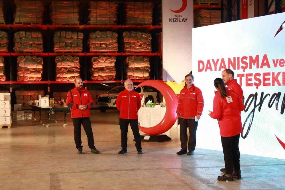 Kızılay’a 6 saatte 104 milyon liralık rekor bağış