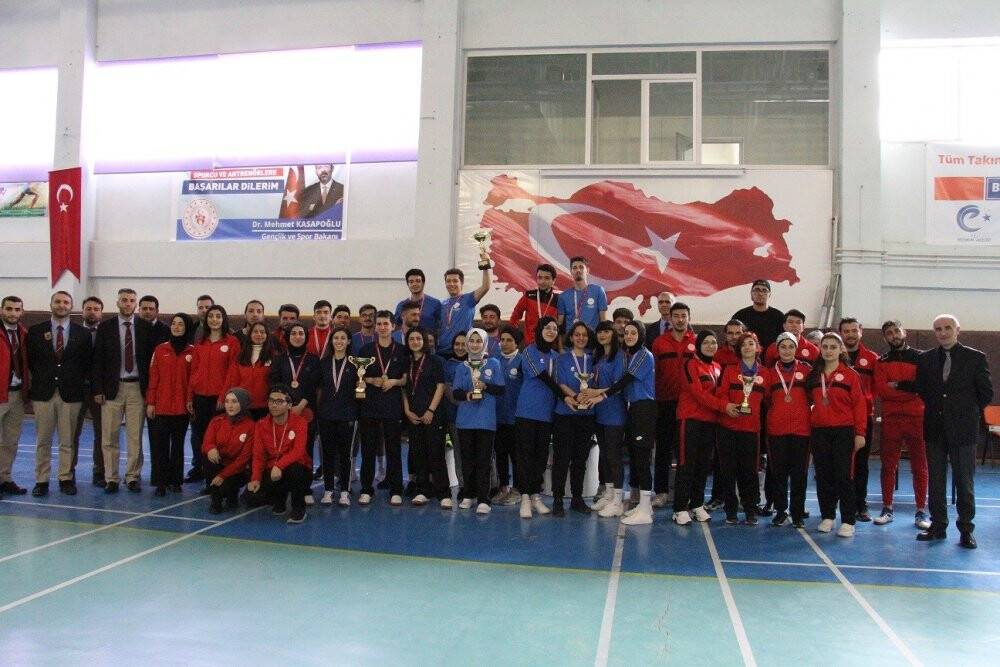 Masa tenisinde şampiyonlar belli oldu