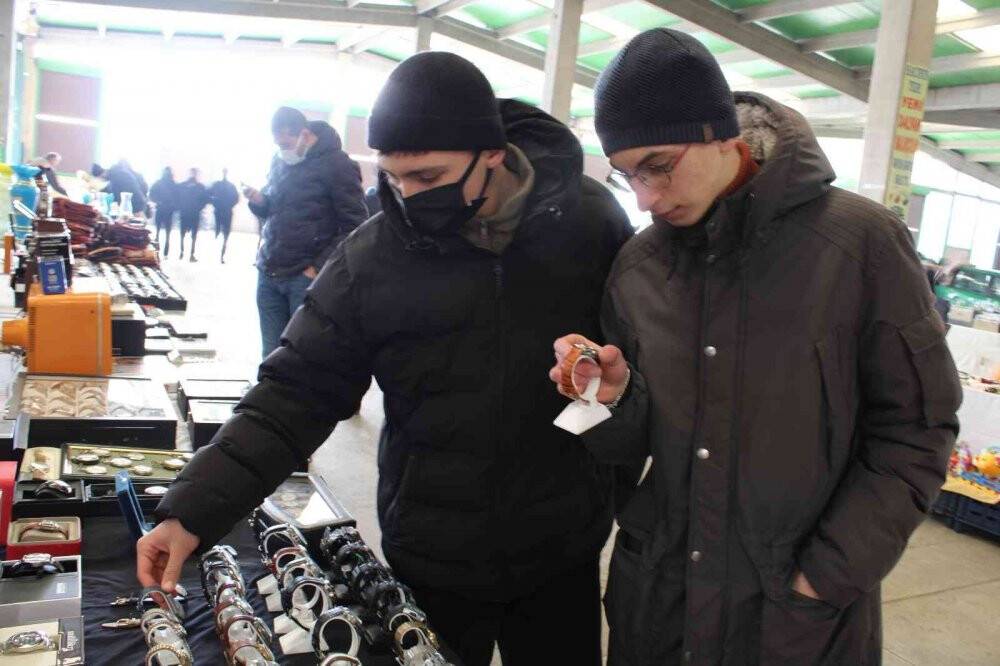 Köstekli saatlerle zaman yolculuğu