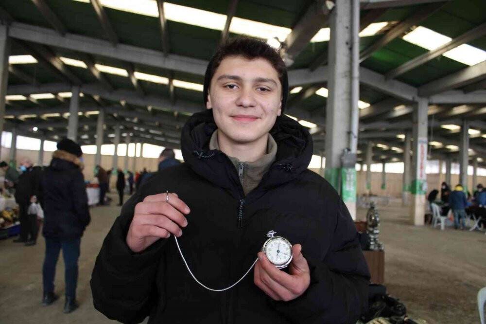 Köstekli saatlerle zaman yolculuğu