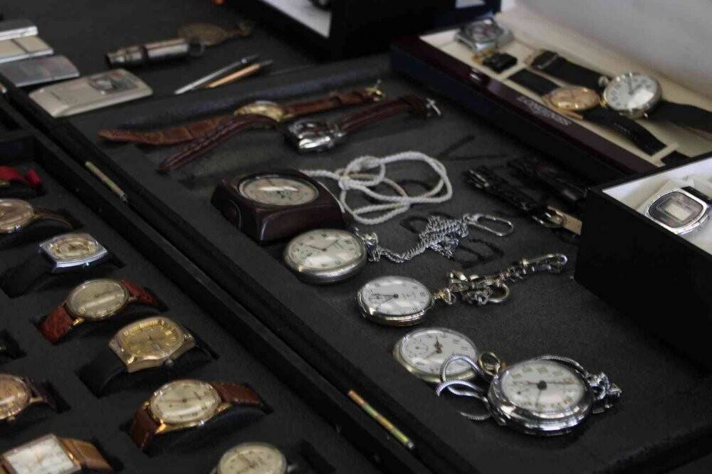 Köstekli saatlerle zaman yolculuğu