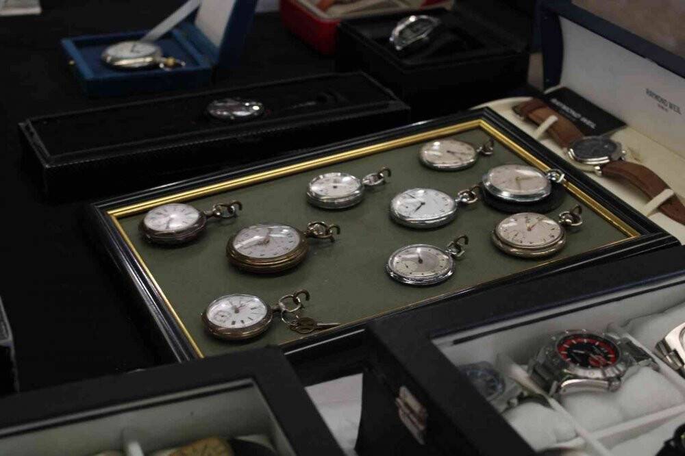 Köstekli saatlerle zaman yolculuğu