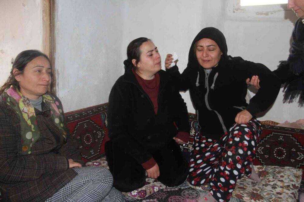 Otel odasında ölü bulunan genç kız toprağa verildi