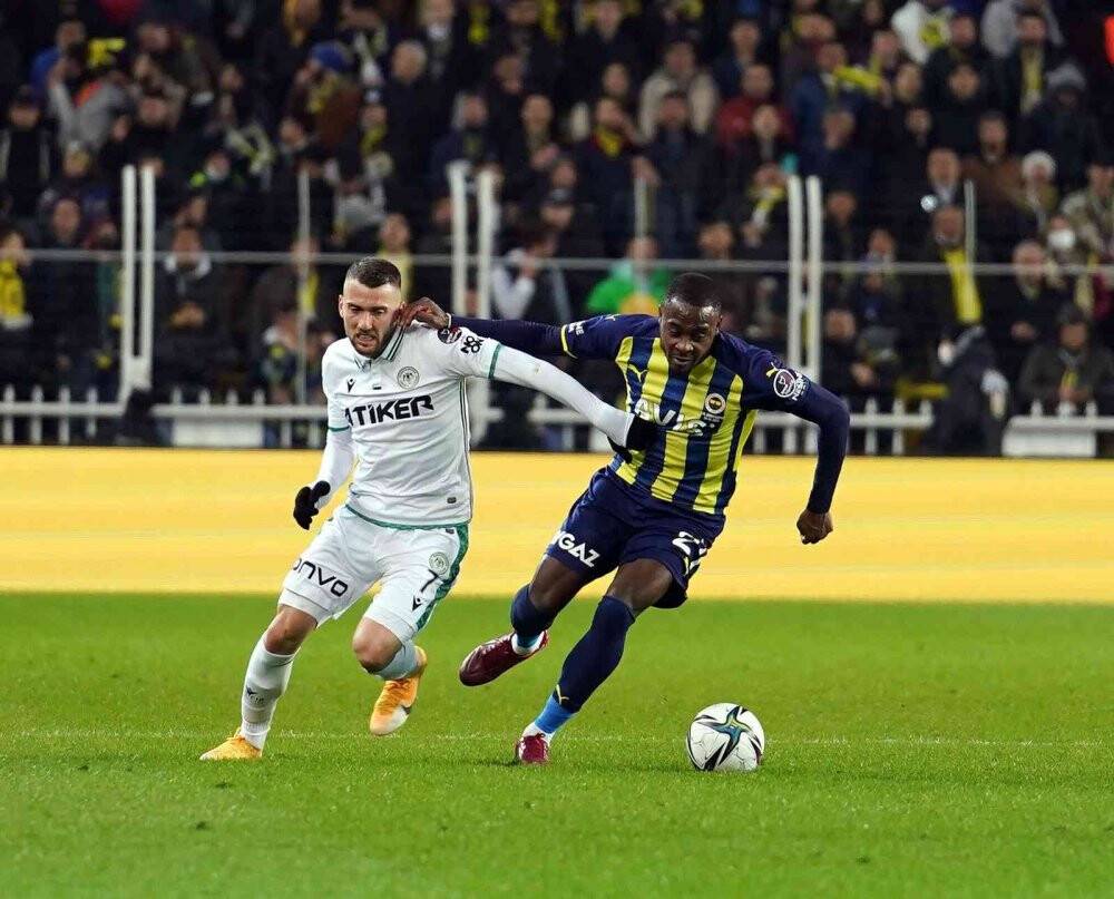 Spor Toto Süper Lig: Fenerbahçe: 0 - Konyaspor: 1 (İlk yarı)