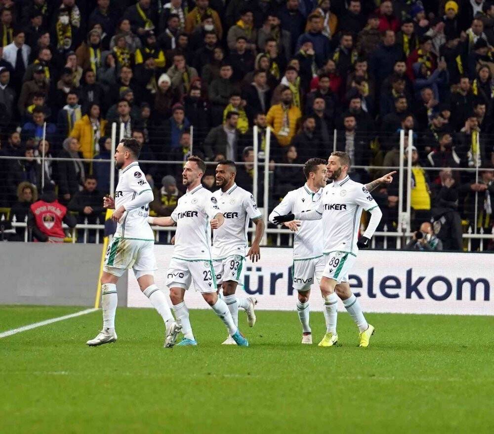 Spor Toto Süper Lig: Fenerbahçe: 0 - Konyaspor: 1 (İlk yarı)