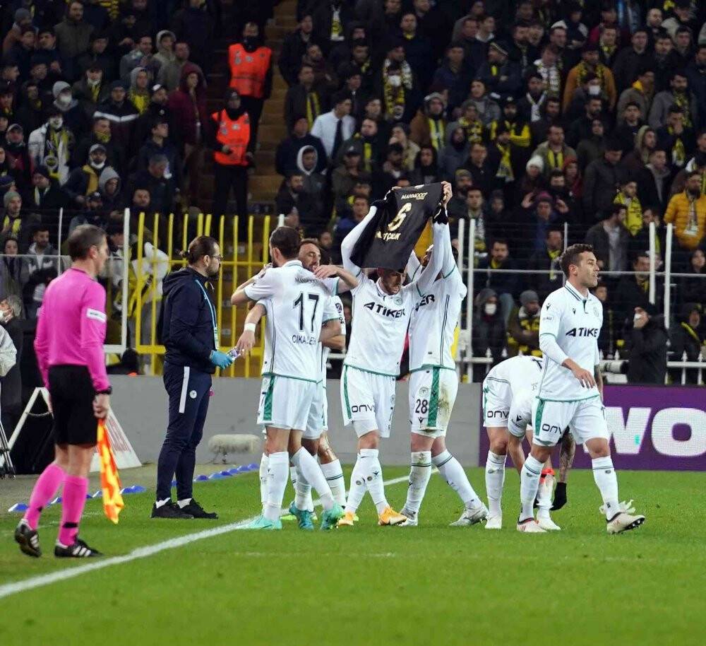 Spor Toto Süper Lig: Fenerbahçe: 0 - Konyaspor: 1 (İlk yarı)