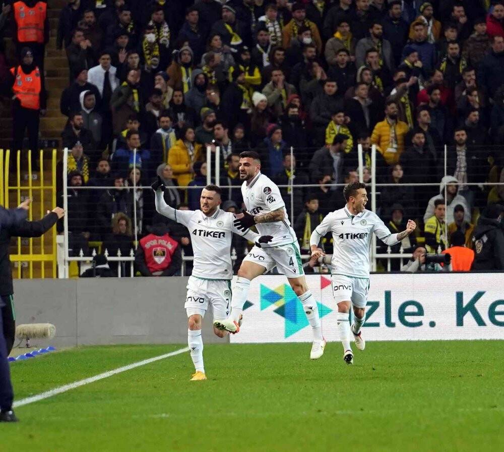 Spor Toto Süper Lig: Fenerbahçe: 0 - Konyaspor: 1 (İlk yarı)