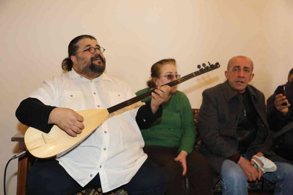 Aşık Veysel kabri başında anıldı