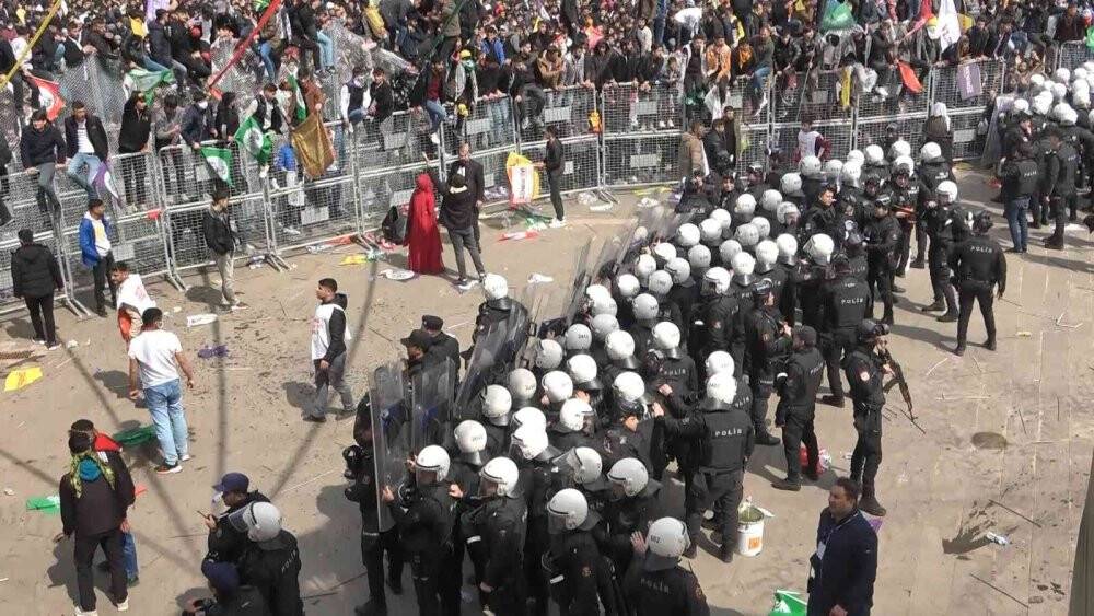 Diyarbakır’daki Nevruz etkinliklerinde 298 kişi gözaltına alındı