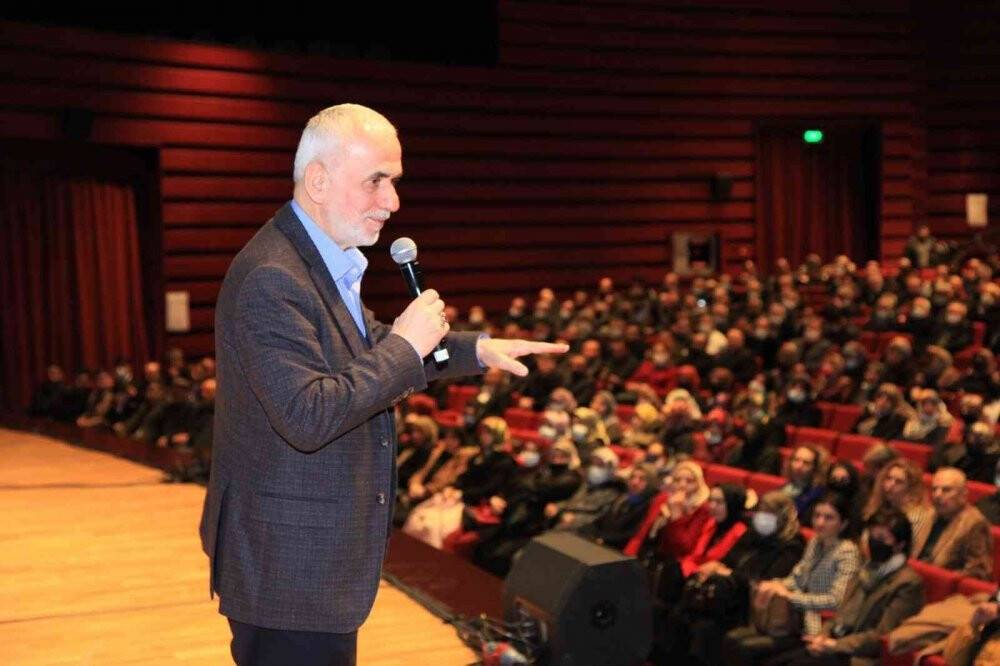 Konya'da 4 ilçede "Teşkilat Akademisi Mahalle Yönetimleri" etkinlikleri kapsamında eğitim programları gerçekleştirildi.