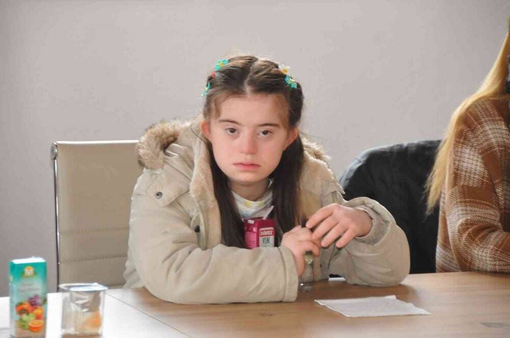 Başkan Akkaya down sendromlu bireyleri ağırladı