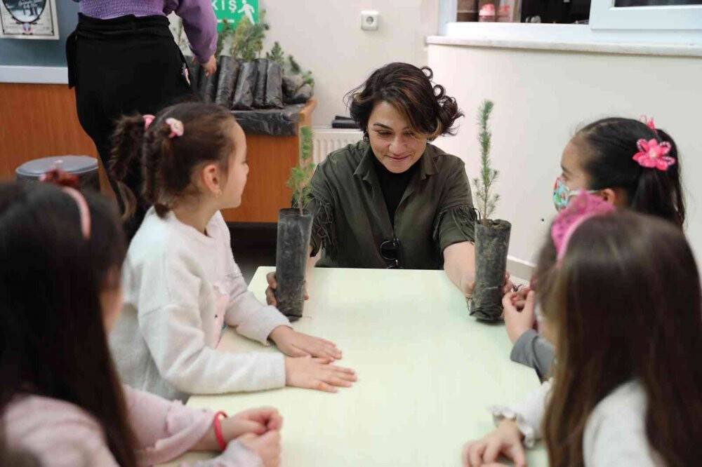 Didim’de minik öğrencilerle daha yeşil bir dünya için ilk adım atıldı