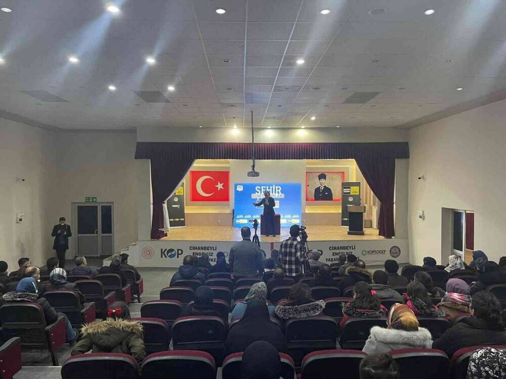 Konya Büyükşehir Belediyesinin Şehir Konferansları sürüyor