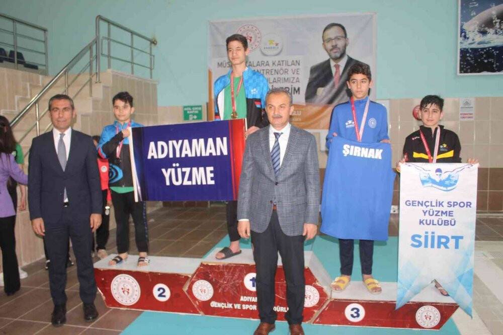 Adıyaman’da 150 sporcu derece için kulaç atıyor
