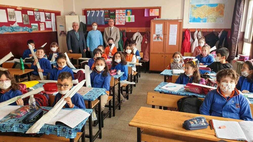 Başkan Kavuş 3. sınıf öğrencilerine yönetim birimleri-yerel yönetimler konusunu anlattı