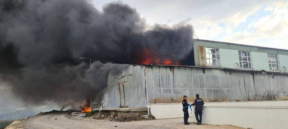 Karabük'te fabrika da korkutan yangın