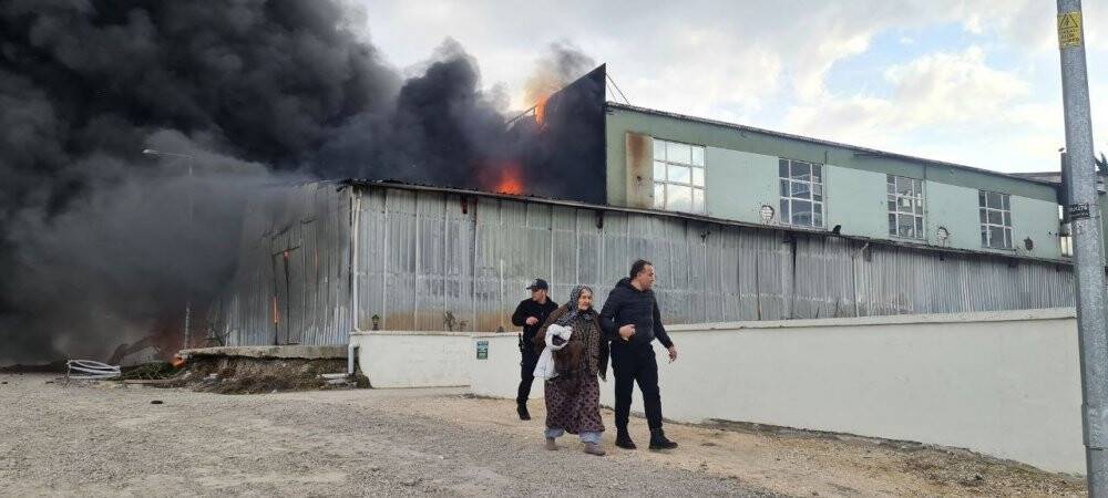 Karabük'te fabrika da korkutan yangın