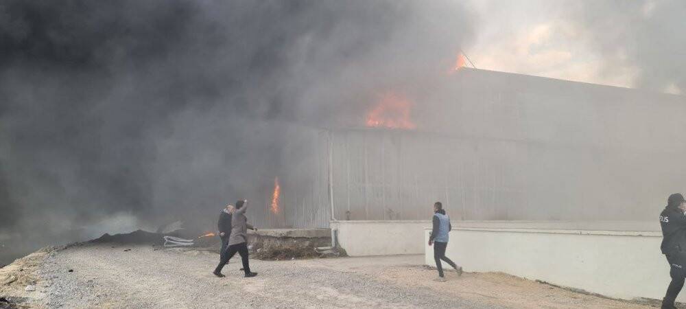 Karabük'te fabrika da korkutan yangın