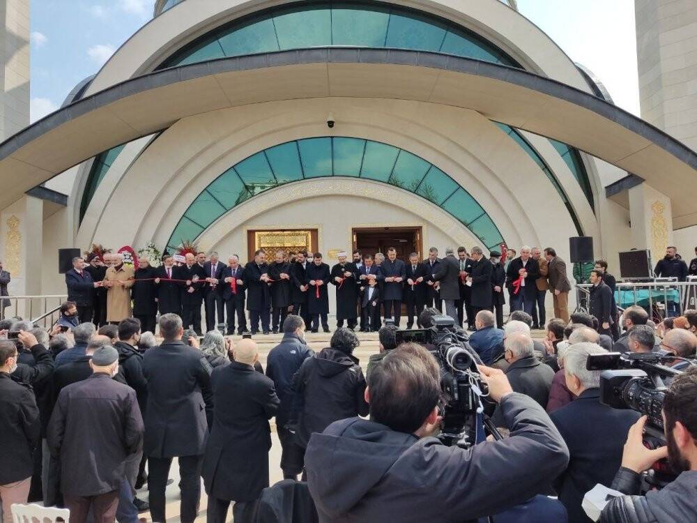 Diyanet İşleri Başkanı Erbaş: 'Elhamdülillah ülkemizde 90 bin camide minareler yükselmektedir'