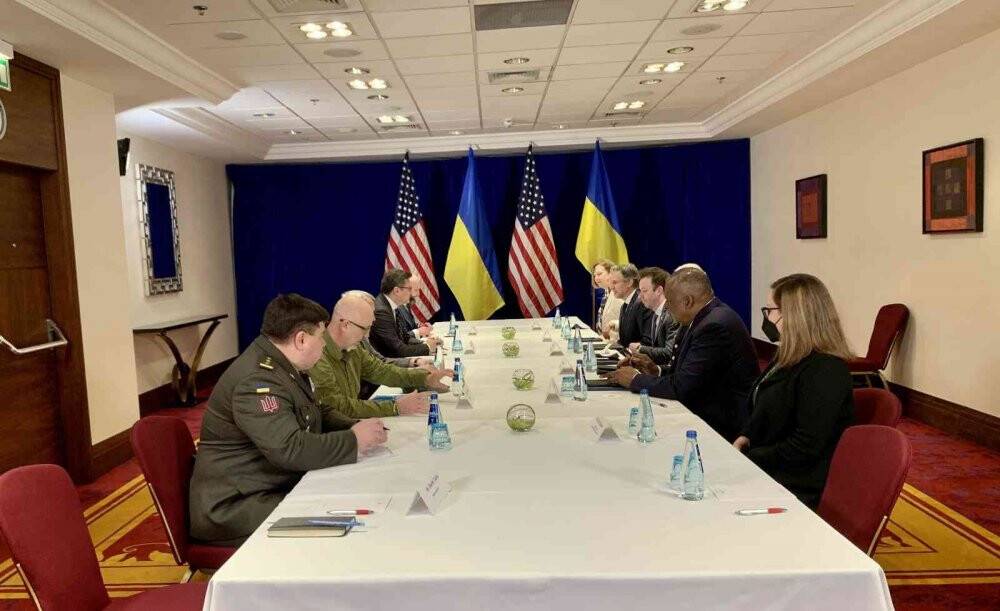 ABD Dışişleri ve Savunma Bakanları, Ukraynalı mevkidaşları ile Varşova’da görüştü