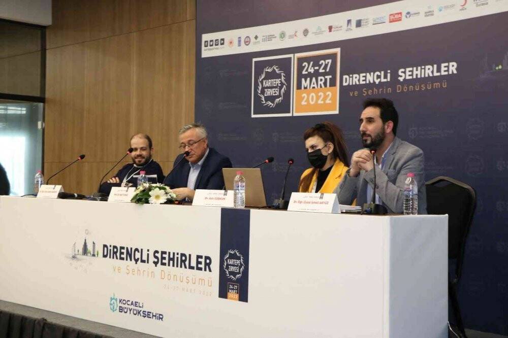 İstanbul pandemi sebebiyle ilk kez göç verdi