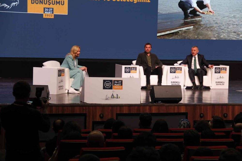 Oyuncu  Düzyatan: 'Plastiklerin yaklaşık yüzde 50’si doğaya atılıyor'