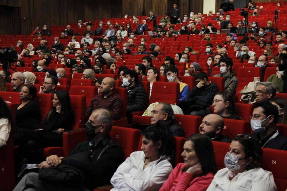 Oyuncu  Düzyatan: 'Plastiklerin yaklaşık yüzde 50’si doğaya atılıyor'