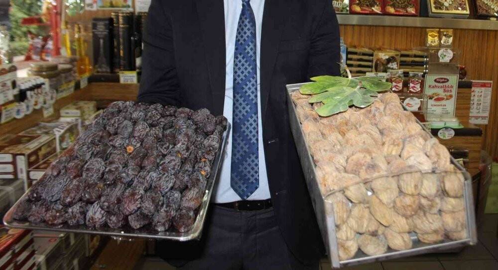 Hurma, tezgahlarda yerini aldı