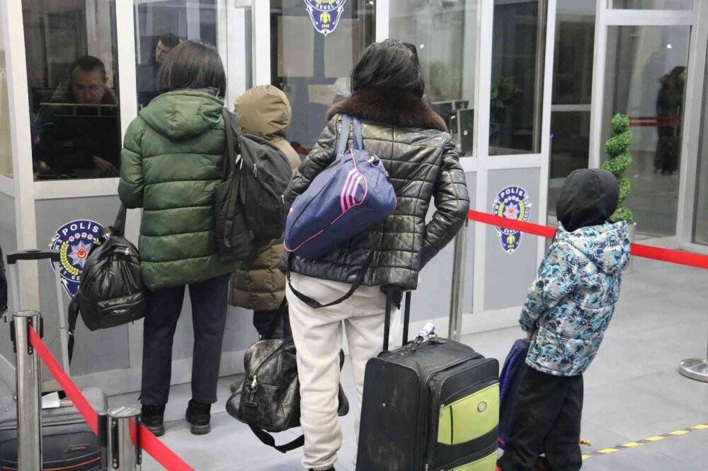 Rus saldırılarından  kaçan Türk vatandaşından çağrı