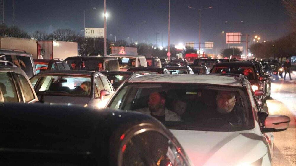 Edirne’de alışverişten dönen Bulgarlar Kapıkule’de uzun araç kuyruğu oluşturdu