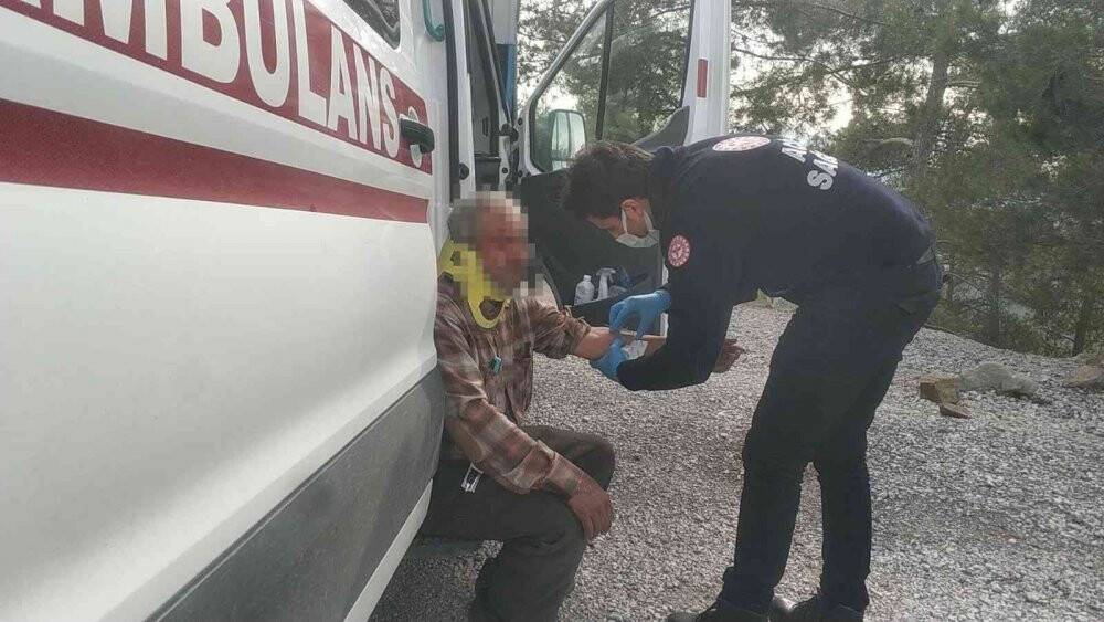 Muğla’da otomobil park halindeki kamyona çarptı