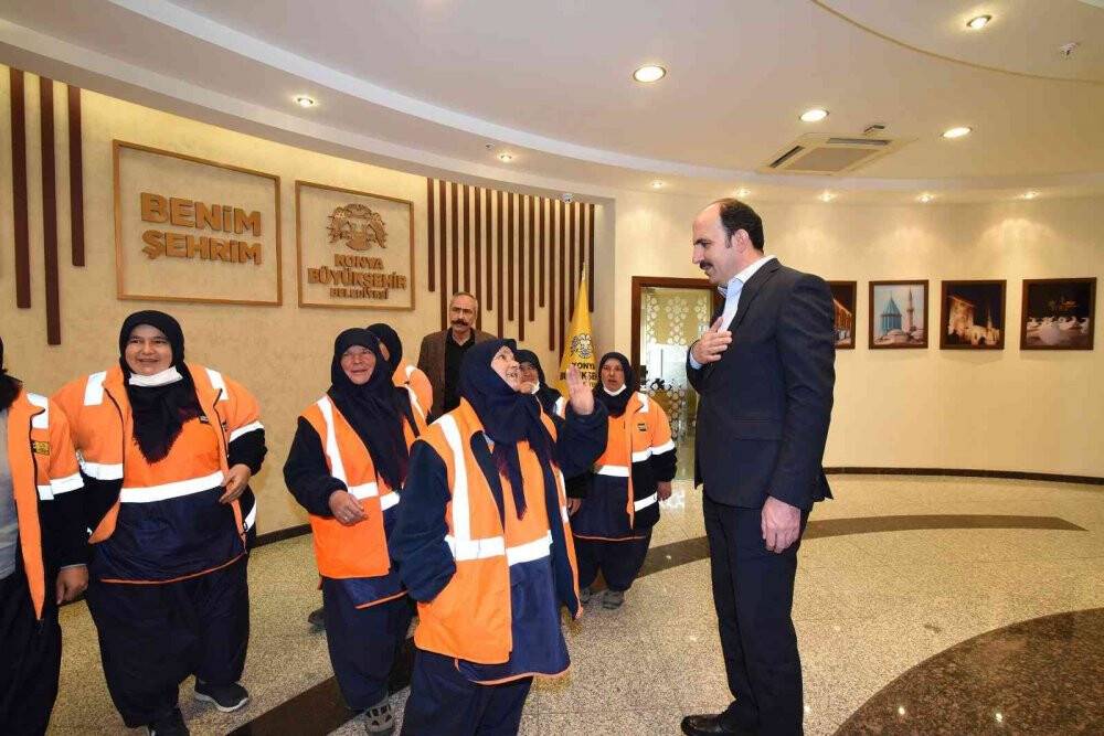 Başkan Altay Park ve Bahçeler Dairesinin kadın çalışanlarıyla buluştu