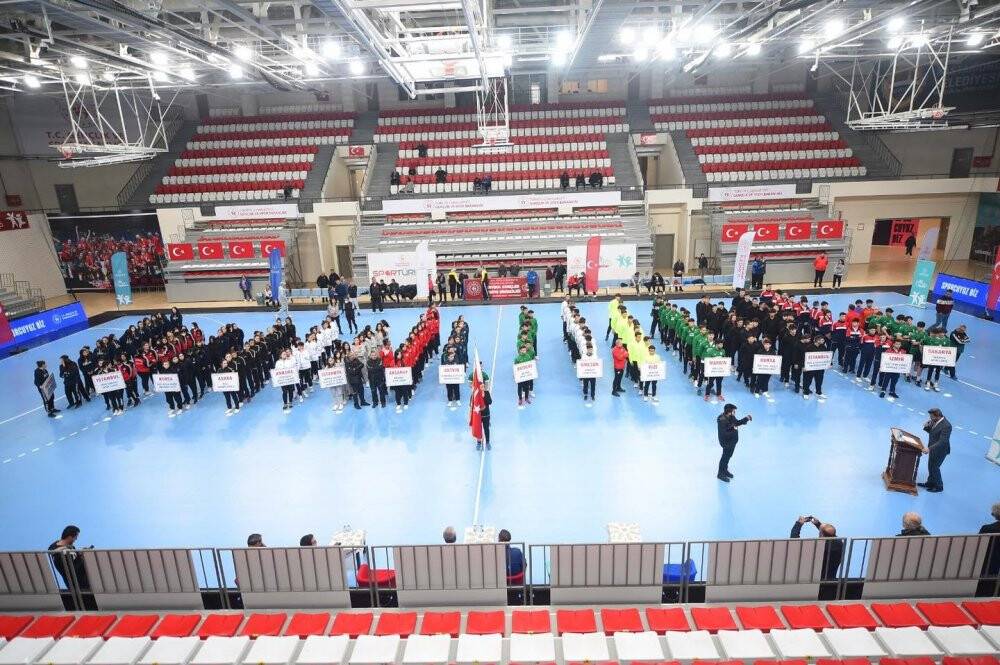 Okul Sporları Gençler Türkiye Hentbol Şampiyonası başladı