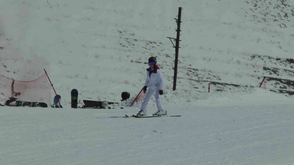 Palandöken’de baharda kayak keyfi